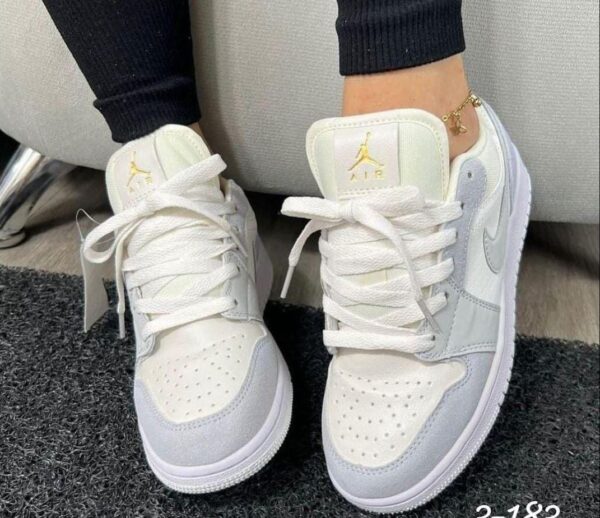 1768328671WhatsApp Image 2026-01-05 at 3.05.36 PM (3) Tenis The Jordan 4 RM - El Balance Perfecto del Streetwear