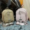 1772926245WhatsApp Image 2026-03-07 at 6.22.14 PM (1) Mochila Urbana Con Cierre Frontal Y Herrajes Finos